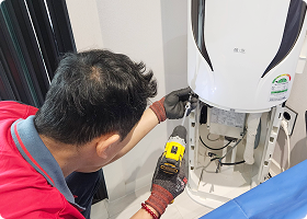 커버 및 부품 분리 이미지